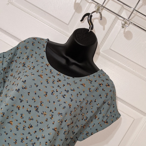 Pink Rose Blouse‼️ - Picture 3 of 6